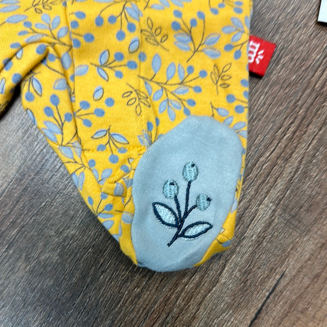 Olive my love magnetic me footie